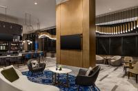 Marriott New York JFK Airportにあるシーティングエリア