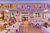 Restaurace v ubytování Peaceful & Secluded Retreat House Kod Kapetana Hvar