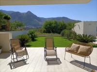 A general mountain view or a mountain view taken from A villát