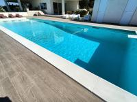 The swimming pool at or close to Villa Flo