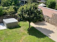 Vonkajšia záhrada v ubytovaní Gde maison avec jardin et spa