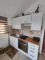 Kuchyňa alebo kuchynka v ubytovaní Apartments with parking spaces Kraj, Pasman - 8213