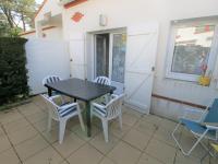 Patio alebo iná vonkajšia časť ubytovania Maison avec piscine proche plage, La Tranche-sur-Mer - FR-1-22-345