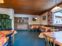Posedenie v ubytovaní Holiday Home Pilz by Interhome