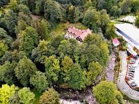 Pohľad z vtáčej perspektívy na ubytovanie Harmont Montis- dawna Zającówka- IDEALNA lokalizacja - leśna enklawa w centrum miasta! Sauna, masaże, zabiegi spa!