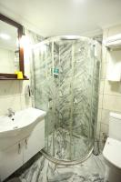 A bathroom at Asmali Hotel