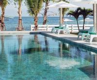 Der Swimmingpool an oder in der Nähe von Le Petit Saint Tropez