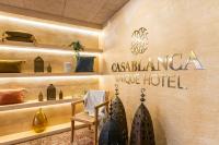 モンテ・ゴルドにあるCasablanca Unique Hotelのカサブランカ独特のホテルを読む看板のある店