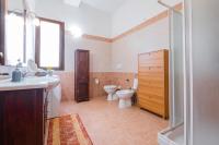 Kúpeľňa v ubytovaní Villa Fuggiacune con piscina privata