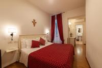 Łóżko lub łóżka w pokoju w obiekcie Hotel Pax