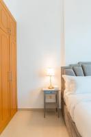 Postel nebo postele na pokoji v ubytování Cosy 1 Bedroom Marina Apartment