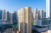 Nespecifikovaný výhled na destinaci Dubaj nebo výhled na město při pohledu z apartmánu