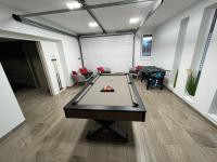 Biliardový stôl v ubytovaní Sweet Home Apartman