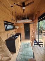 Kuchyňa alebo kuchynka v ubytovaní Tiny House MOOSE HOME Les Chaumes