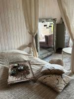 En eller flere senge i et v&aelig;relse p&aring; La maisonnette de Cancan