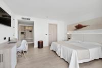 Telewizja i/lub zestaw kina domowego w obiekcie THB Cala Lliteras - Adults Only