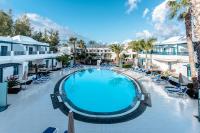 Bazén v ubytování THB Tropical Island nebo v jeho okolí