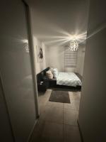 Ein Bett oder Betten in einem Zimmer der Unterkunft Villa de vacances avec piscine privative chauff&eacute;e