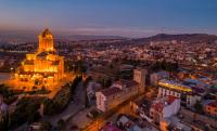 Vedere generală la Tbilisi sau o vedere a orașului de la acest hotel