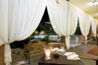 Reštaurácia alebo iné gastronomické zariadenie v ubytovaní El Patio Hotel