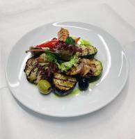 Jídlo v hotelu nebo okolí