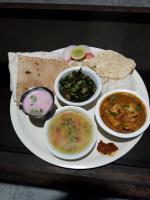 Jídlo v hotelu nebo okolí