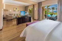 Кровать или кровати в номере Rixos Sharm El Sheikh - Adults Only 18 Plus - Free Jennifer Lopez Concert Access July 4th