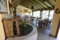 Reštaurácia alebo iné gastronomické zariadenie v ubytovaní Albergue la Medina de Camponaraya