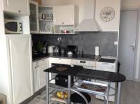 Una cocina o cocineta en LE COSY Appartement &agrave; CASSIS avec vue exceptionnelle sur mer