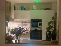 A cozinha ou cozinha compacta de Colorful &amp; cozy flat - 10 min walk from Paris