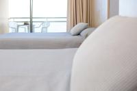 Posteľ alebo postele v izbe v ubytovaní RVHotels Ametlla Mar