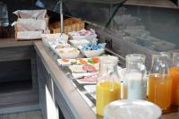 ホテルの敷地内または近くでの食事または食べ物