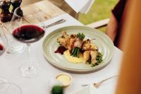 Jídlo v penzionu nebo okolí