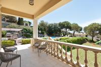 Vonkajšia záhrada v ubytovaní Luxury Seaview Villa by Olala Homes