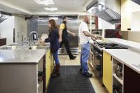 HI New York City Hostelにあるキッチンまたは簡易キッチン