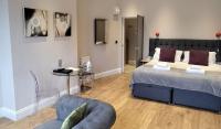 Postel nebo postele na pokoji v ubytování Harrogate Lifestyle Luxury Serviced ApartHotel
