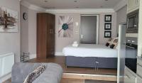 Postel nebo postele na pokoji v ubytování Harrogate Lifestyle Luxury Serviced ApartHotel