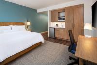 Element Minneapolis Downtown North Loopにあるベッド