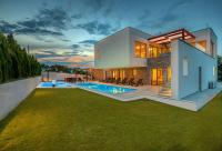 Bazén v ubytování Villa am Meer mit Pool & Kinderpool - Leon's Holiday Homes nebo v jeho okolí