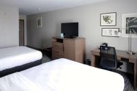 TV&#47;Unterhaltungsangebot in der Unterkunft Country Inn &amp; Suites by Radisson, Council Bluffs, IA