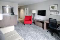 TV&#47;Unterhaltungsangebot in der Unterkunft Country Inn &amp; Suites by Radisson, Council Bluffs, IA