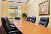 Country Inn & Suites by Radisson, Elk Grove Village-Itascaにあるビジネスエリアまたは会議室