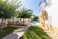 Bazén v ubytovaní Apartamentos Casa del Sol alebo v jeho blízkosti
