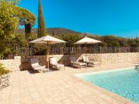 Bazén v ubytovaní La Bastide des Oliviers Provence - Mirabel aux Baronnies alebo v jeho blízkosti
