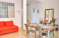 A seating area at Apartamento Torre de la Plata