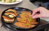 Φαγητό σε αυτό το ξενοδοχείο ή κάπου εκεί κοντά