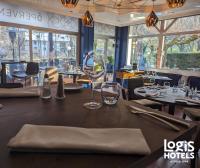 Restaurace v ubytování Hôtel Spa & Restaurant Ô Pervenches