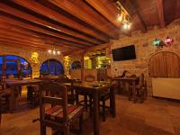 Euphoria Cave Houseにあるテレビまたはエンターテインメントセンター