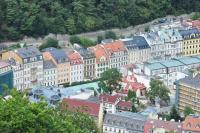 Nespecifikovaný výhled na destinaci Karlovy Vary nebo výhled na město při pohledu z hotelu