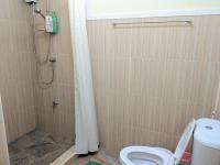 Půdorys ubytování Entire 2-storey house, 2 br, 2 toilet and shower, 2 car parks, only 400 m from MRT Huai Kwang
